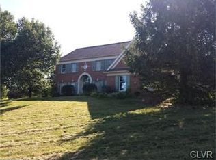 5421 Hoffman Dr S, Schnecksville, PA 18078