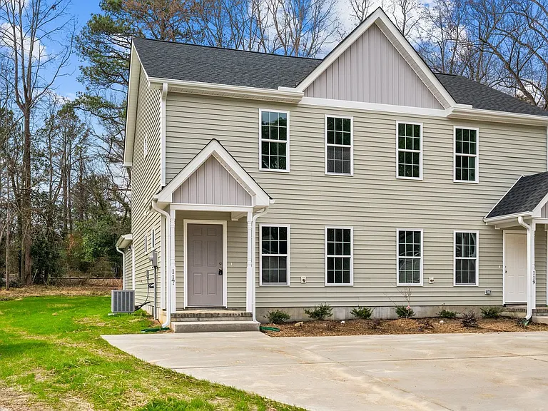122 Laura Ln — Photo 1
