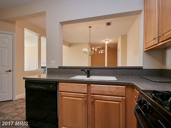 5th image of 13890 Chelmsford Dr #B305