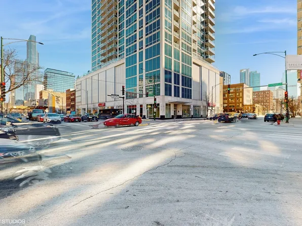 757 N Orleans St #907, Chicago, IL 60610