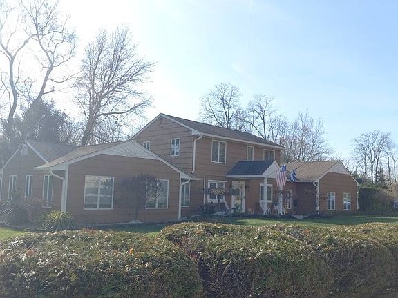 3rd image of 12 Silvers Rd