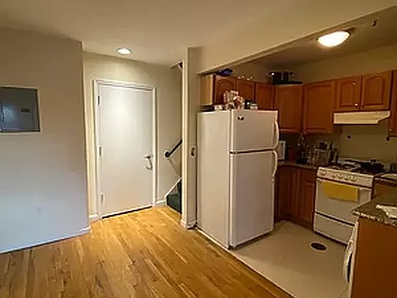 4th image of 8421 Lander St APT 4F