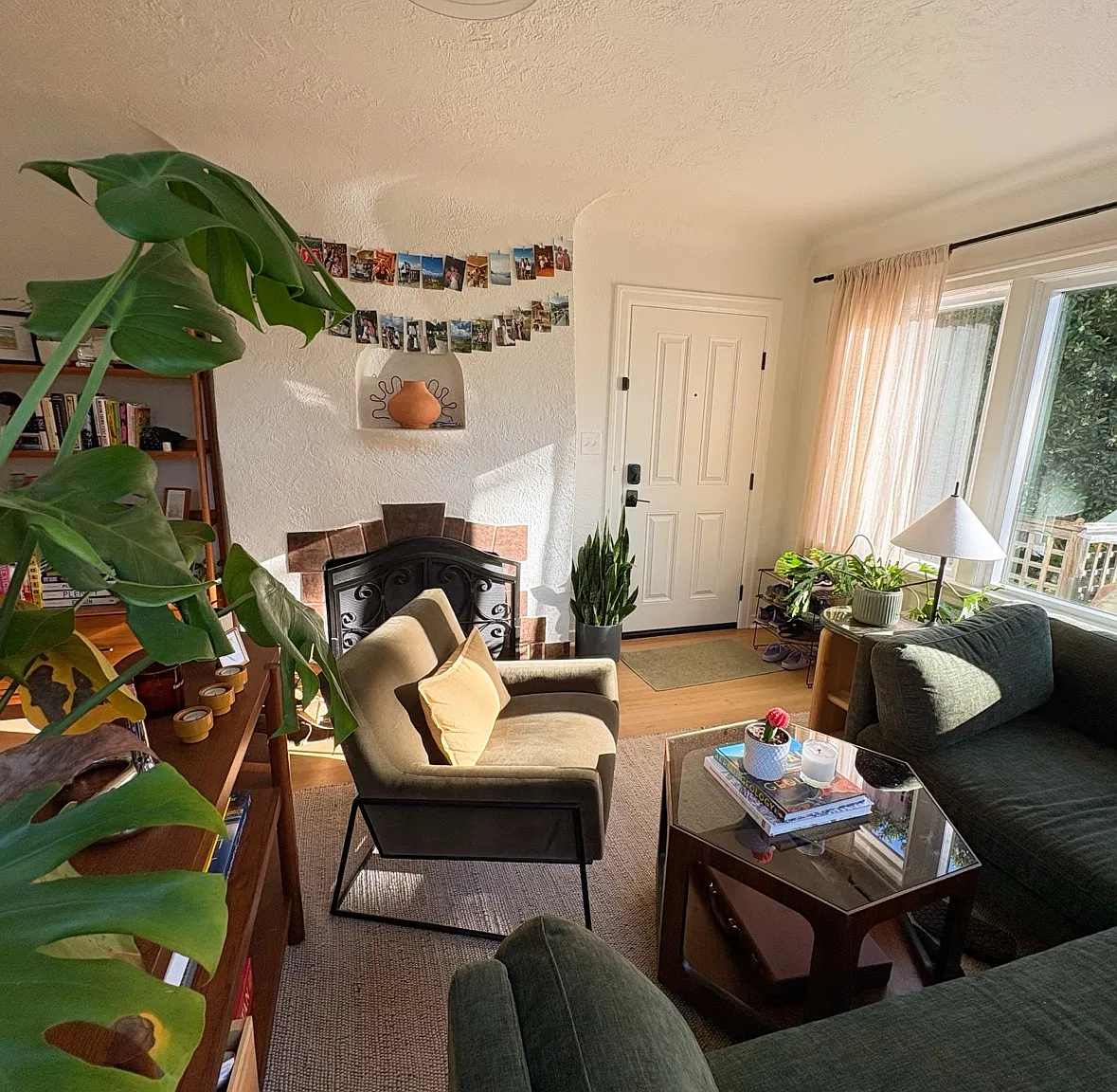 2 bed, 2296 sqft, $4,300 — Photo 2