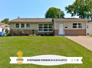 4 Radford Dr, Florissant, MO 63031