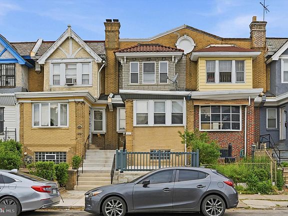 3rd image of 5657 Florence Ave