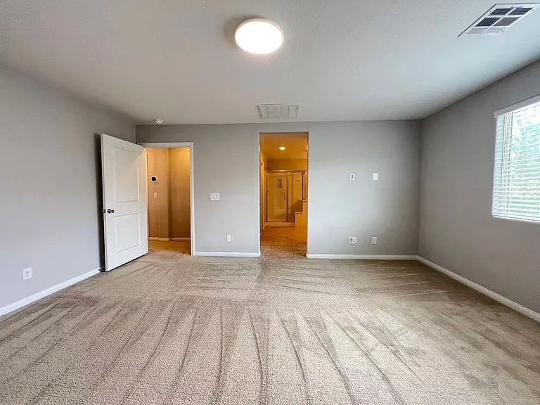83 Greenpoint View St — Photo 12