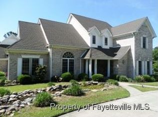 225 Sandalwood Dr, Spring Lake, NC 28390