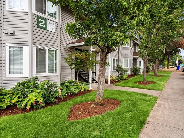 Gilhurst Apartments — Photo 12