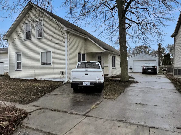 1910 James St, Essexville, MI 48732