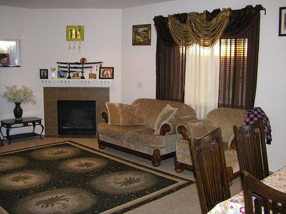 3rd image of 4909 L Ct NE