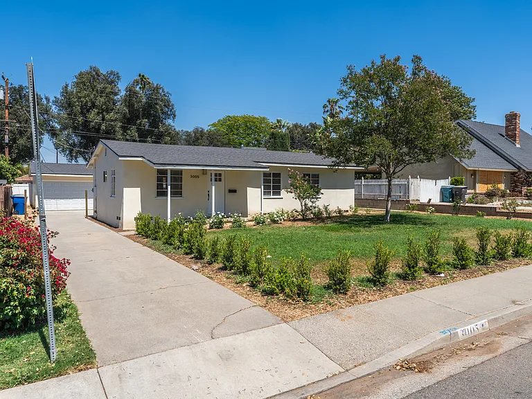 3005 Bautista St — Photo 2