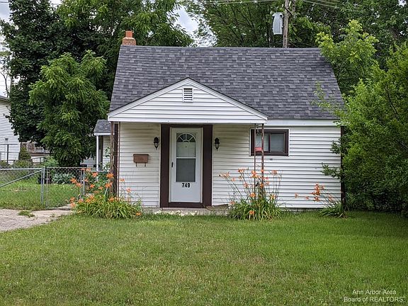 2nd image of 749 Mildred St