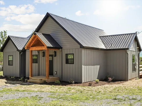 141 E Robert East Dr #Lee, Newport, TN 37821