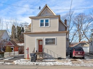 308 3rd St, Neenah, WI 54956