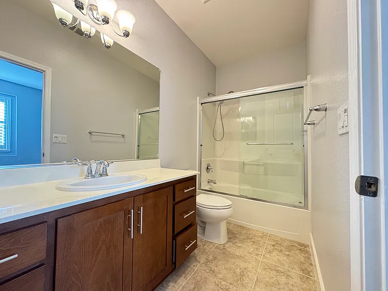 2nd bathroom