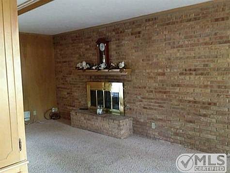 3rd image of 205 Lakeland Dr