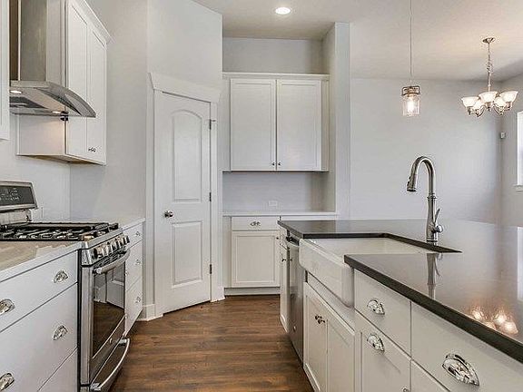 The Graham Peak - Kitchen