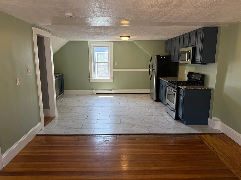 57 Mozart St #3