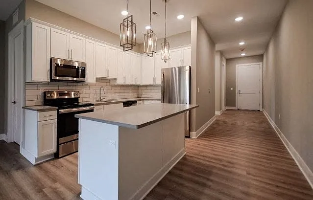 Cedar Valley Luxury Apartments — Photo 35