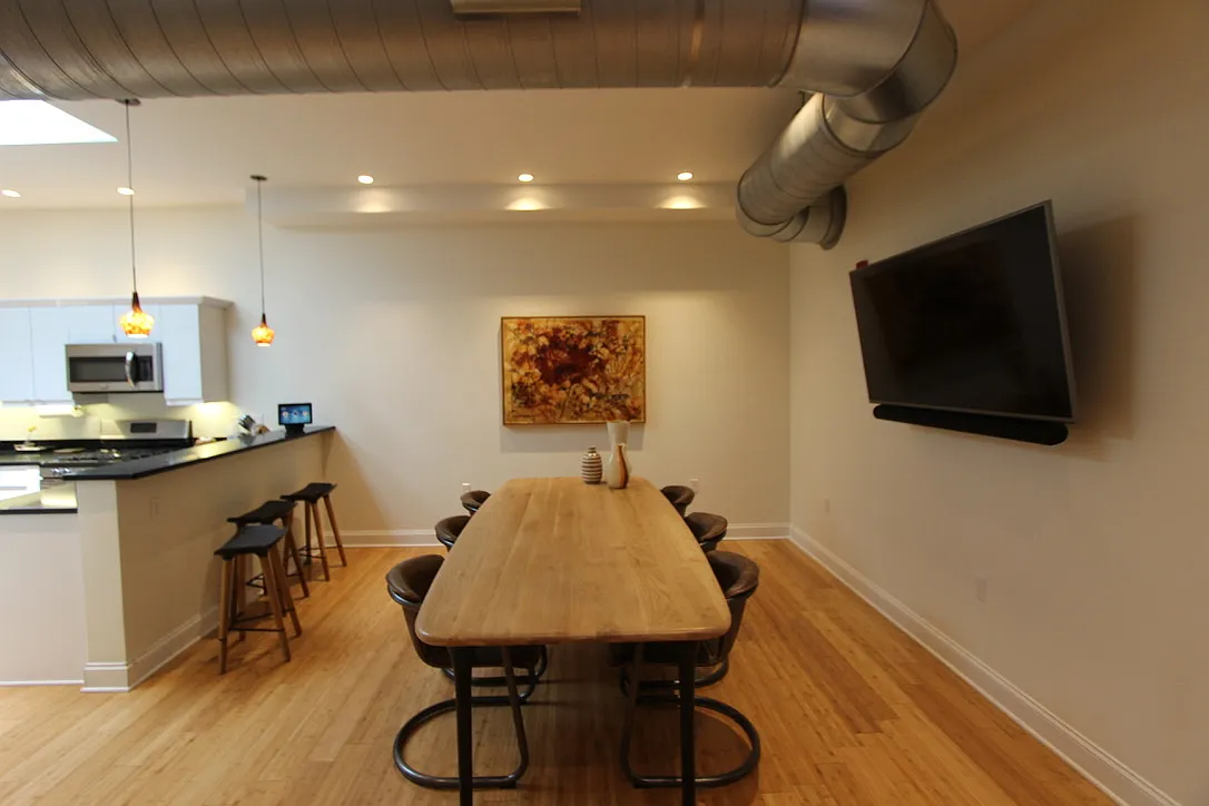 3 bed, 2.5 bath, 2300 sqft, $3,800 — Photo 4