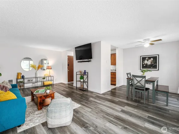 15156 65th Avenue S #1012, Tukwila, WA 98188