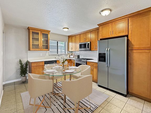 5th image of 594 Novak Dr