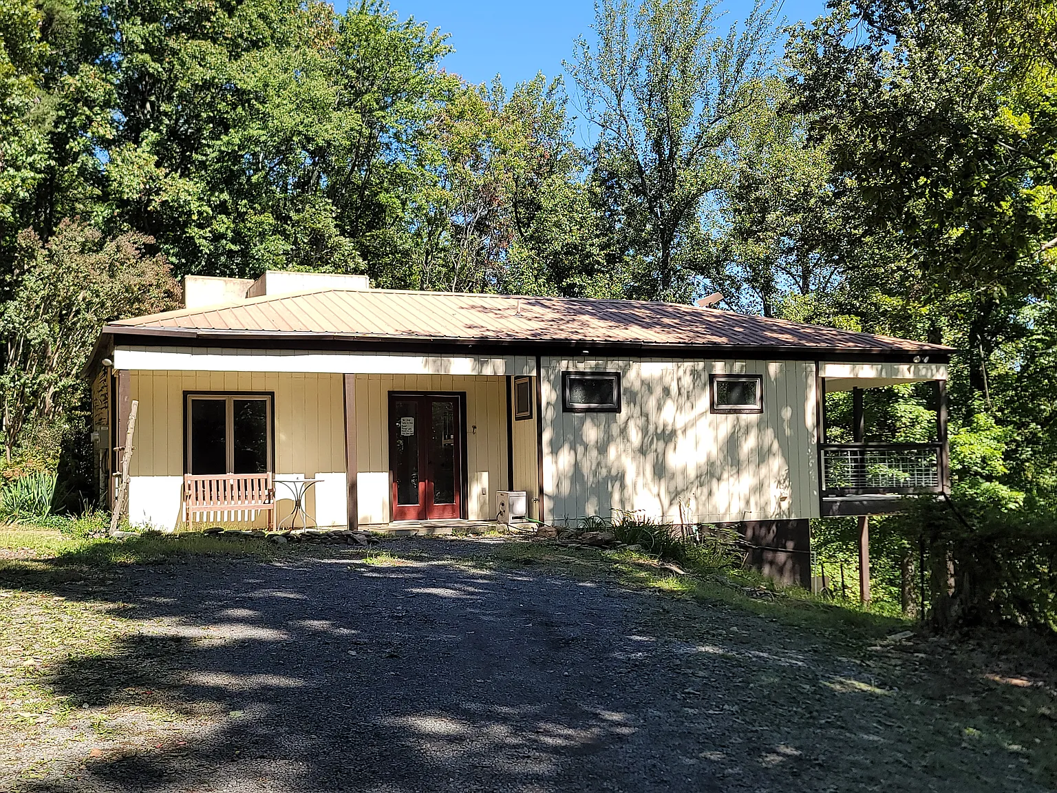 2 bed, 740 sqft, $1,900 — Photo 2