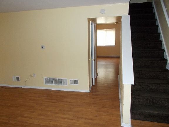 2nd image of 815 N Lombard St