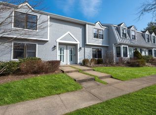 50 Hubbard Ln UNIT 43, Southampton, NY 11968