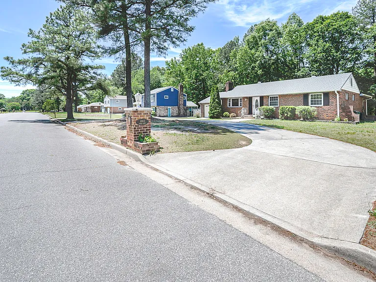 10912 London Dr — Photo 4