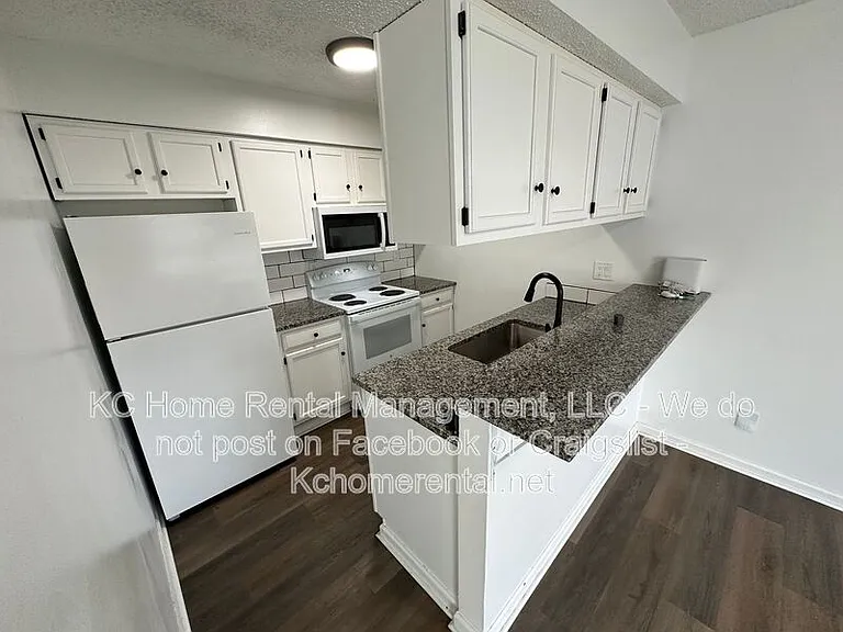 300 Osage St #B — Photo 9