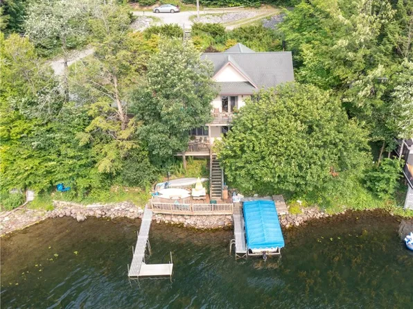 65 E Lake Rd, Wayland, NY 14572