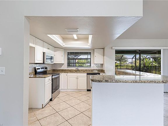 5th image of 859 SW 15th TER
