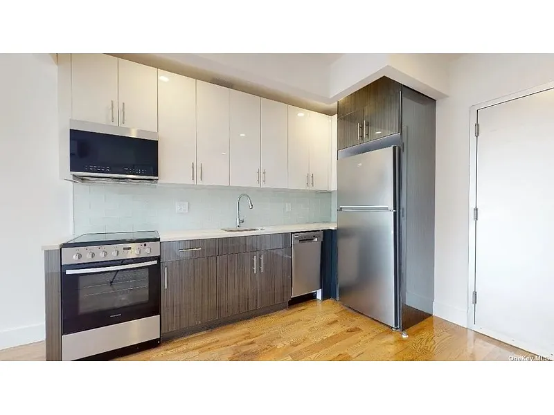 Building Photo - 13828 Queens Blvd #6C