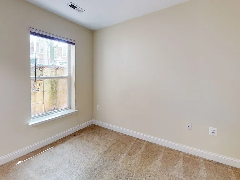 720 Barnes St NE — Photo 26