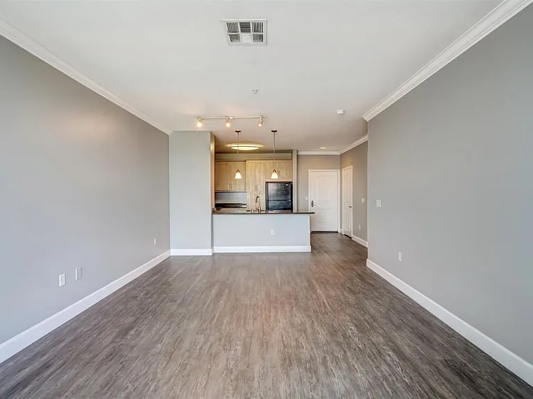 Stadium House Apartments — Photo 35