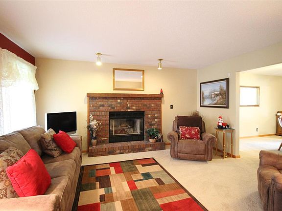 5th image of 1209 Heather Ct
