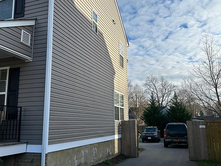1403 Pennsylvania Ave — Photo 30
