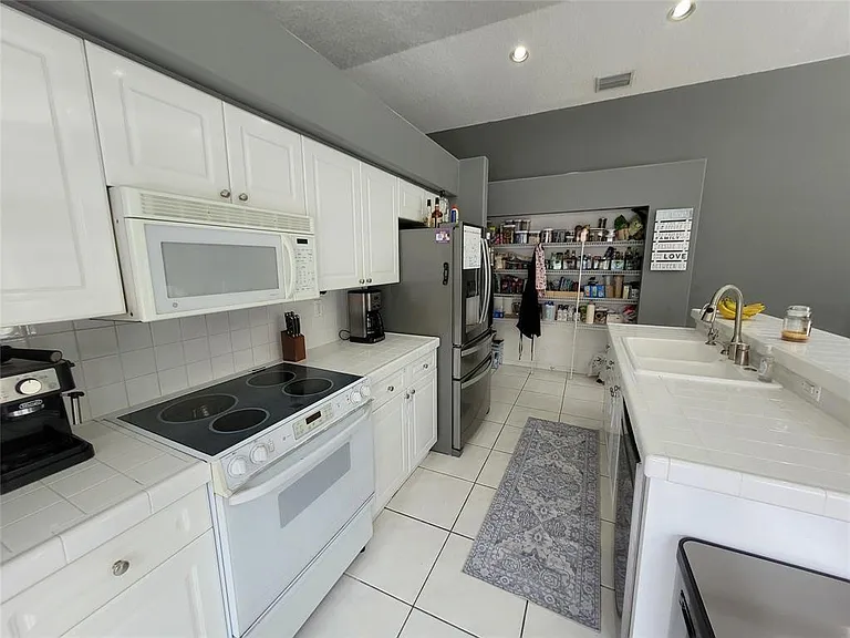 6416 Barton Creek Cir — Photo 7