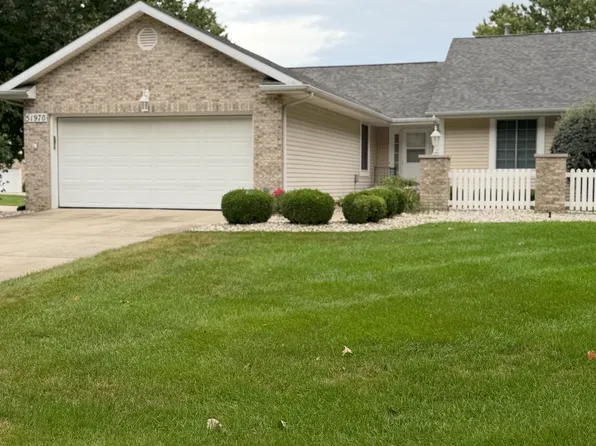 51970 Wembley Dr, South Bend, IN 46637