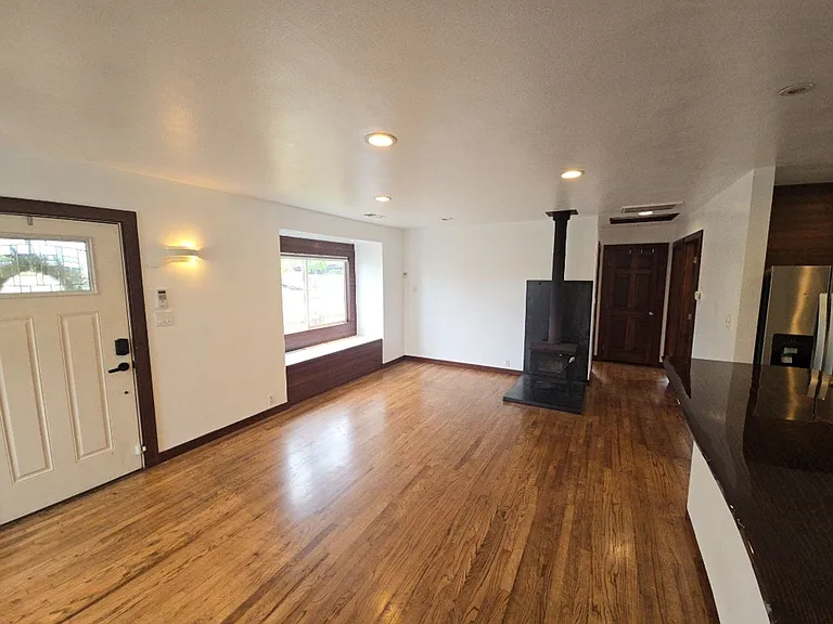 2204 F St — Photo 7