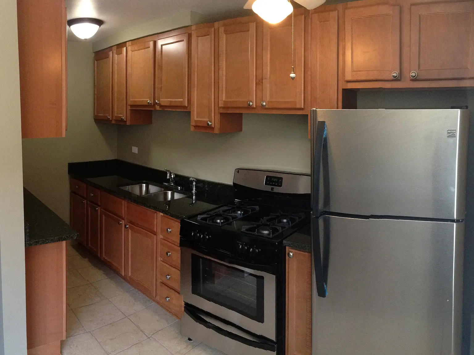 2 bed, 950 sqft, $1,580 — Photo 1