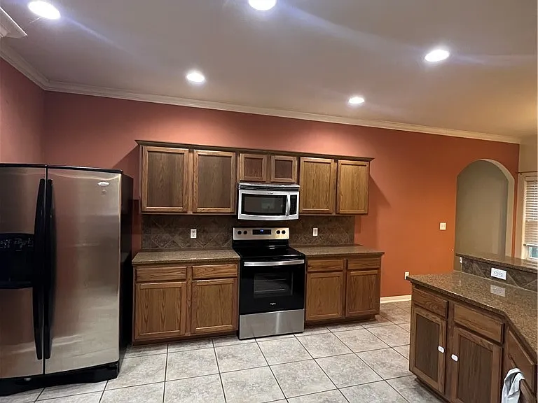 2545 Las Brisas St — Photo 10