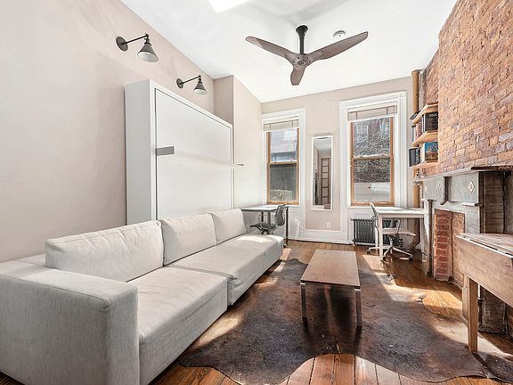 3rd image of 140 W 10th St APT 1RW