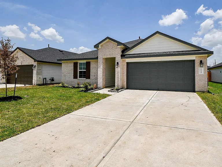 1115 Yaupon Dr — Photo 2