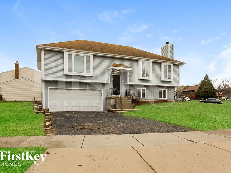 1220 Lehnertz Cir — Photo 2