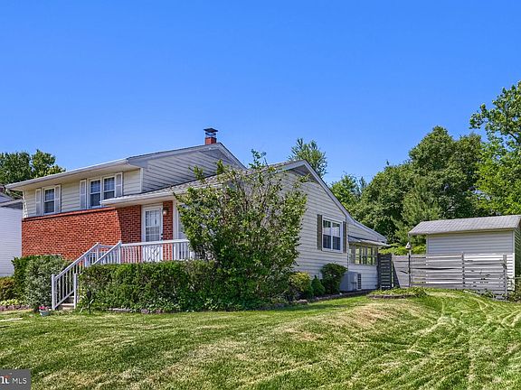 4th image of 3405 Upton Rd