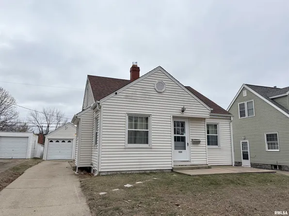 1324 W Circle Rd, Peoria, IL 61604