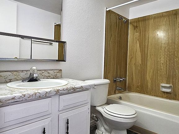 4th image of 1620 N Beverly Ave APT 6