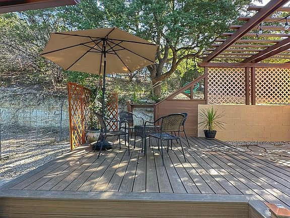 5th image of 143 Madrona Dr